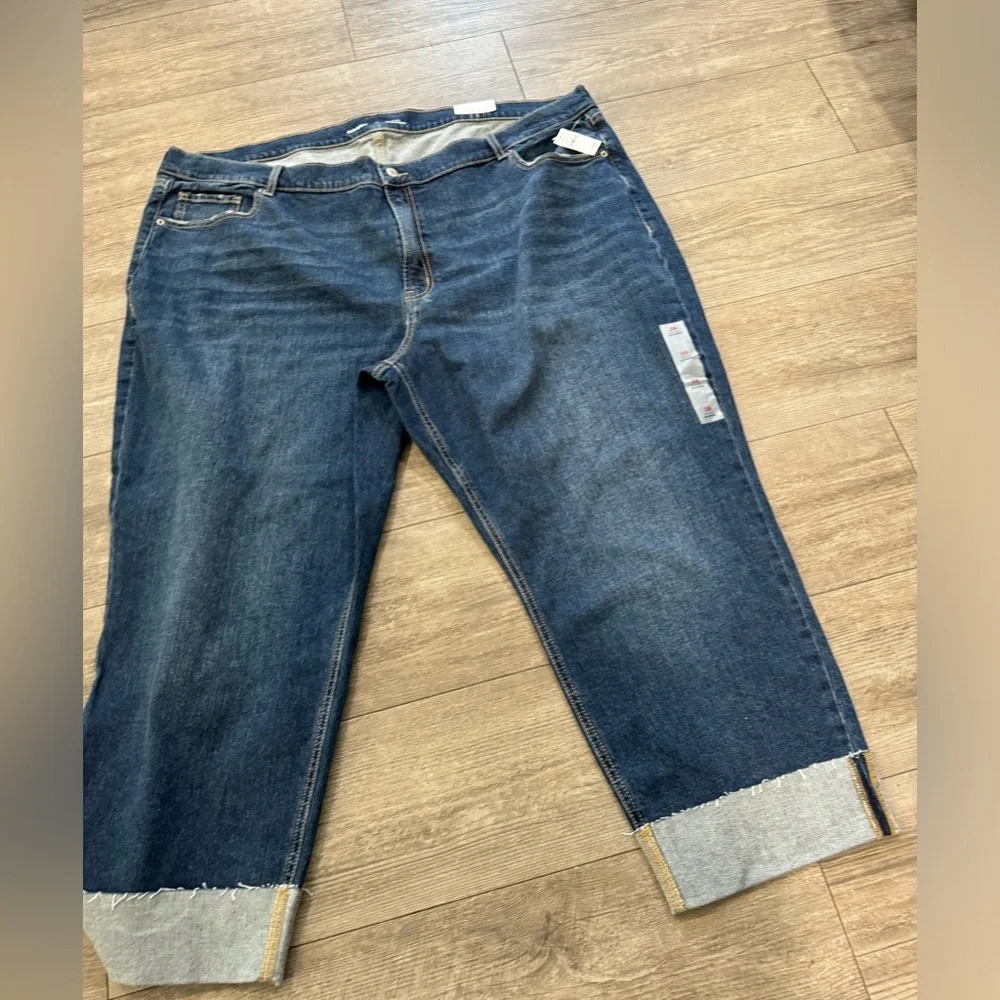 BUNDLE 2 ITEMS FOR $8✨

OLD NAVY mid-rise boyfriend jeans ✨ - Picture 5 of 11